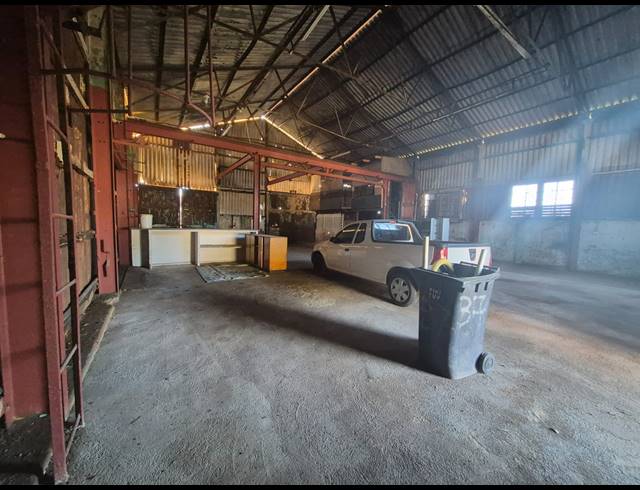 240M² WAREHOUSE TO LET IN LUIPAARDSVLEI
